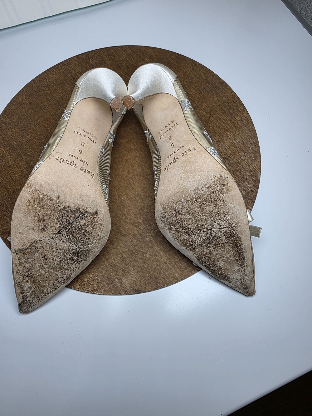 kate spade Lisa Wedding Ivory Satin & Silver Bow Mesh Pointed-Toe Heels Sz 6 - Picture 8 of 9